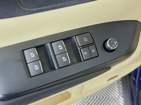 Used 2015 Toyota Highlander Limited Platinum image 15