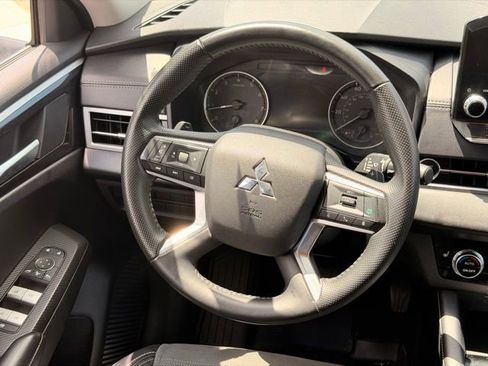 Used 2024 Mitsubishi Outlander SE AWD/4WD image 18