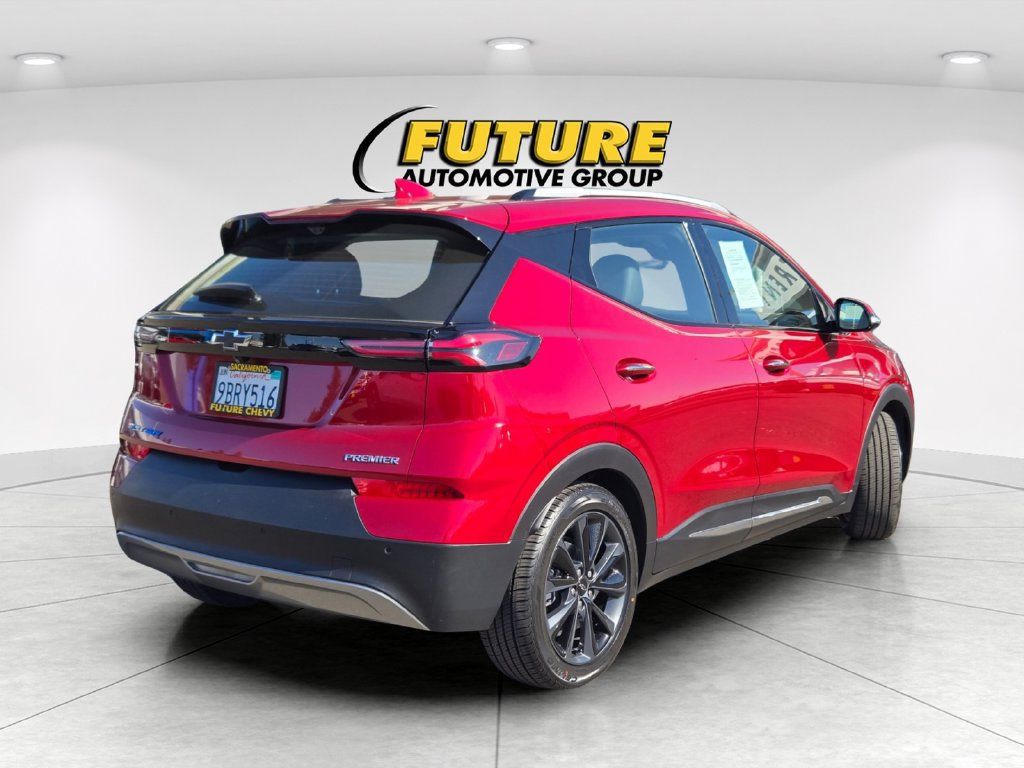 Used 2022 Chevrolet Bolt EUV Premier w/ Launch Edition FWD image 4