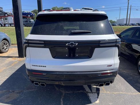 Used 2024 Chevrolet Traverse RS FWD image 5