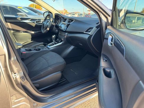 Used 2017 Nissan Sentra SR Turbo w/ SR Midnight Edition image 11