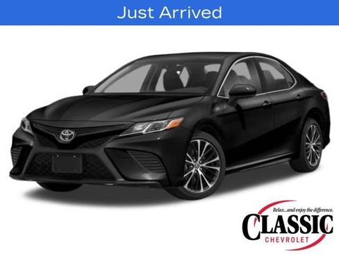Used 2019 Toyota Camry SE w/ Carpet Mat Package image 1