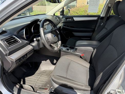 Used 2018 Subaru Outback 2.5i Premium image 5