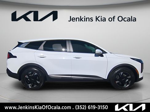 New 2026 Kia Sportage LX FWD image 2