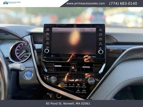 Used 2022 Toyota Camry XLE FWD image 28