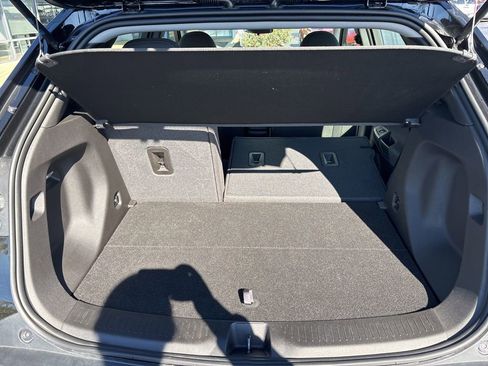 Used 2022 Chevrolet Bolt EUV LT w/ Comfort Package image 13