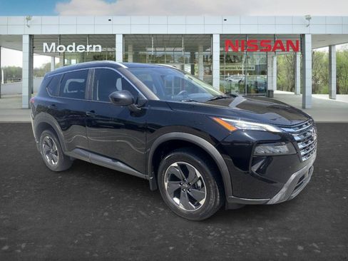 Certified 2026 Nissan Rogue SV w/ SV Premium Package FWD image 9