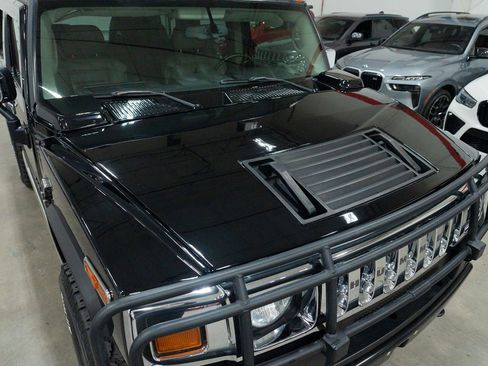 Used 2003 HUMMER H2 w/ Preferred Equipment Group image 13