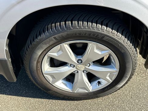 Used 2016 Subaru Forester 2.5i Premium w/ All-Weather Package image 7