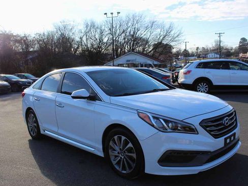 Used 2016 Hyundai Sonata Sport w/ Option Group 03 image 3