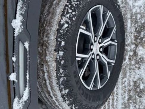 Used 2024 GMC Acadia AT4 w/ Luxury Package image 6