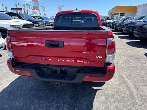 Used 2022 Toyota Tacoma TRD Off-Road w/ TRD Premium Off Road Package AWD/4WD image 13