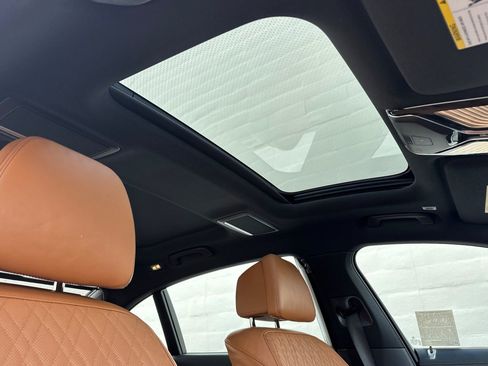 Used 2022 BMW 750i xDrive w/ Luxury Rear Seating Package image 19