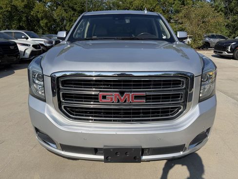 Used 2019 GMC Yukon XL SLT w/ Open Road Package AWD/4WD image 2