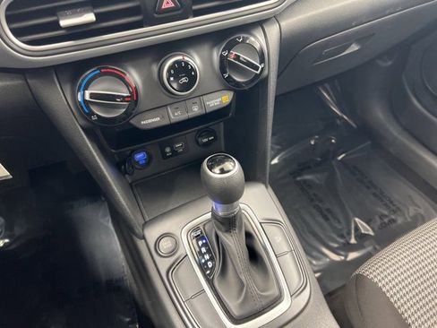 Used 2019 Hyundai Kona SE image 19