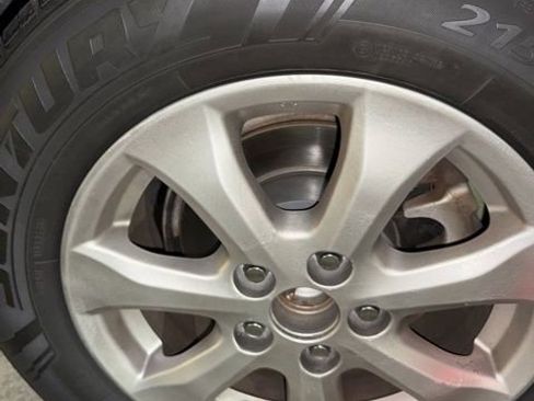 Used 2011 Toyota Camry LE image 12