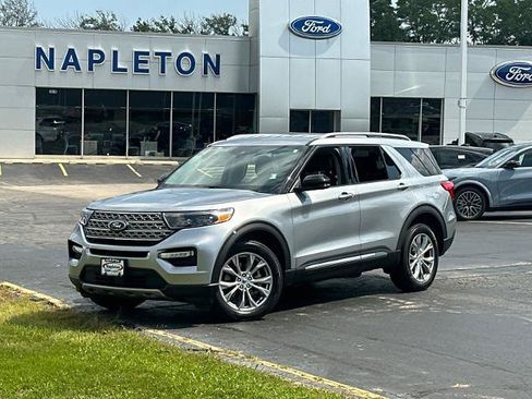 Certified 2022 Ford Explorer Limited w/ Equipment Group 301A AWD/4WD image 2