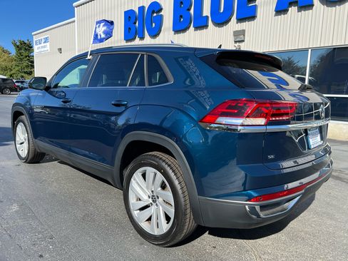 Used 2020 Volkswagen Atlas Cross Sport SE w/ Panoramic Sunroof Package image 3