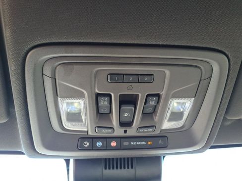 Used 2023 GMC Sierra 1500 SLT w/ SLT Premium Plus Package image 18