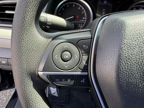 Used 2021 Toyota Camry LE image 23