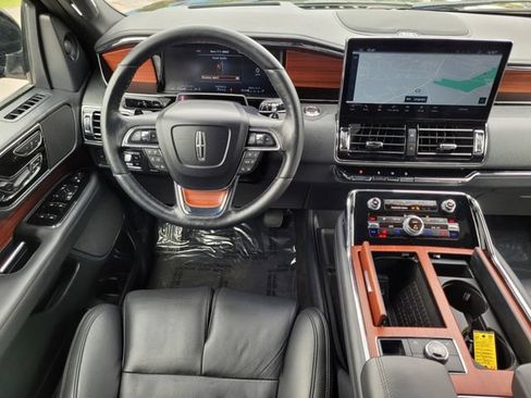 Used 2024 Lincoln Navigator Reserve AWD/4WD image 11