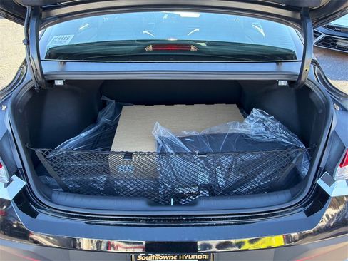 New 2026 Hyundai Elantra SE image 18