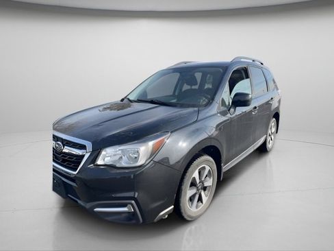 Used 2018 Subaru Forester 2.5i Premium w/ All-Weather Package image 2