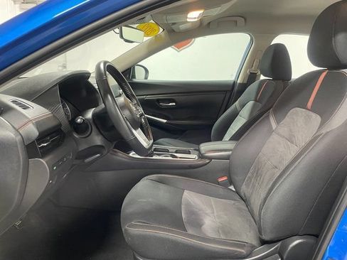 Used 2022 Nissan Sentra SR w/ Electronics Package FWD image 11