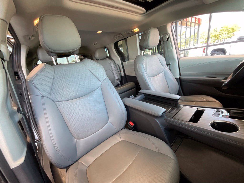 Certified 2023 Toyota Sienna Limited AWD/4WD image 20