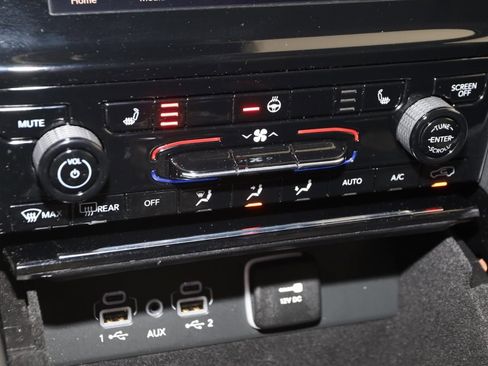 Used 2022 Jeep Grand Cherokee Limited image 29