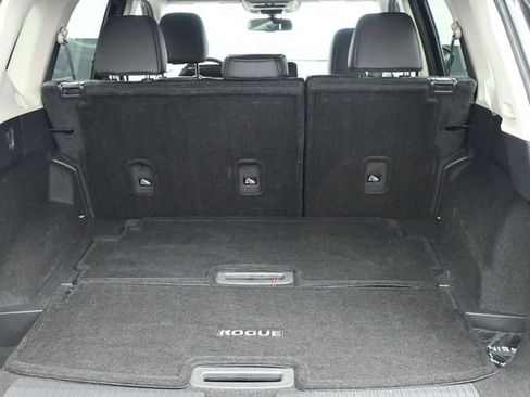 Used 2023 Nissan Rogue SL w/ SL Premium Package FWD image 17
