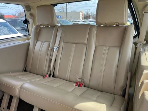 Used 2015 Lincoln Navigator 4WD w/ Equipment Group 101A Reserve image 17