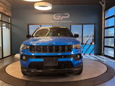 Used 2024 Jeep Compass Latitude w/ Convenience Group AWD/4WD image 8