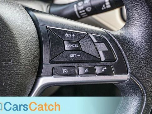 Used 2021 Nissan Versa SV image 32