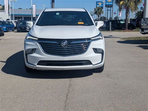 Used 2024 Buick Enclave Premium image 8