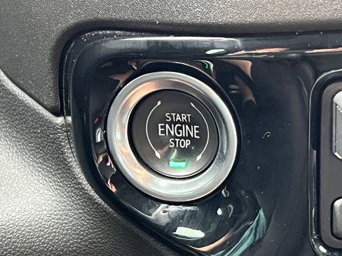 Certified 2023 Chevrolet Silverado 1500 RST AWD/4WD image 39