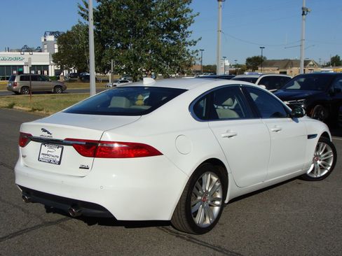 Used 2017 Jaguar XF Prestige image 6