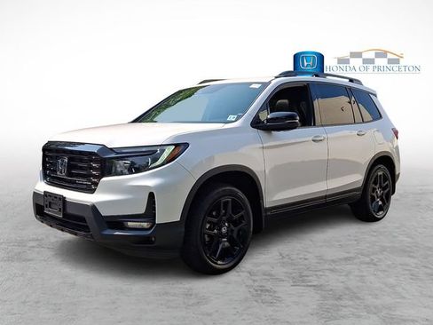 Certified 2024 Honda Passport Black Edition image 3