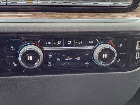 Used 2023 Chevrolet Silverado 1500 LT image 9