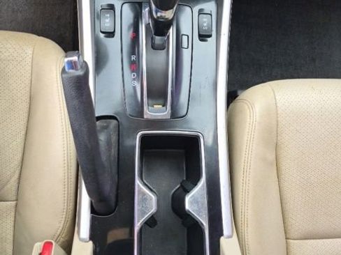 Used 2017 Honda Accord Touring image 17