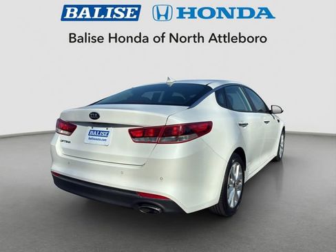 Used 2018 Kia Optima LX w/ 17" Alloy Wheels Package image 5
