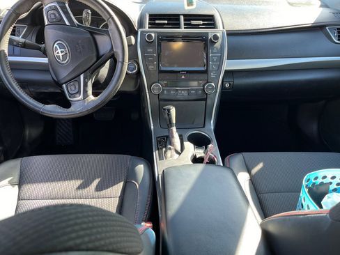 Used 2016 Toyota Camry SE image 8