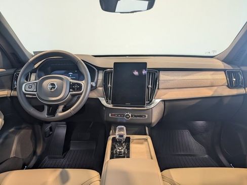 Used 2026 Volvo XC90 B5 Plus w/ Protection Package image 15