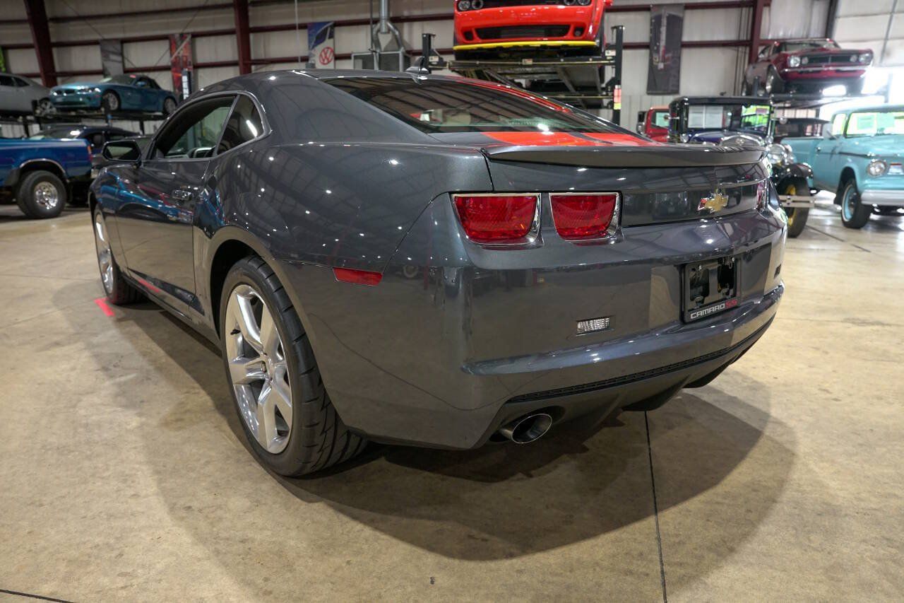 Used 2010 Chevrolet Camaro SS RWD image 6