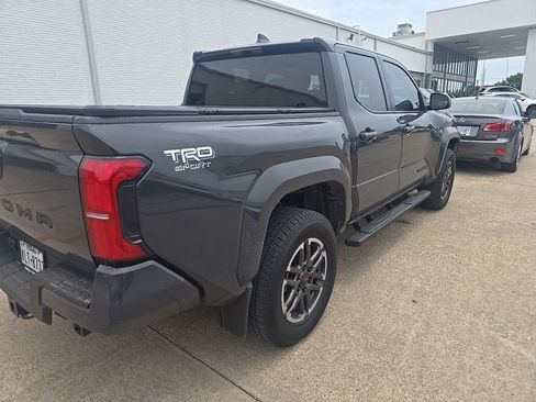 Used 2024 Toyota Tacoma TRD Sport AWD/4WD image 5
