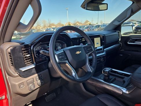 Used 2023 Chevrolet Silverado 1500 LTZ image 2
