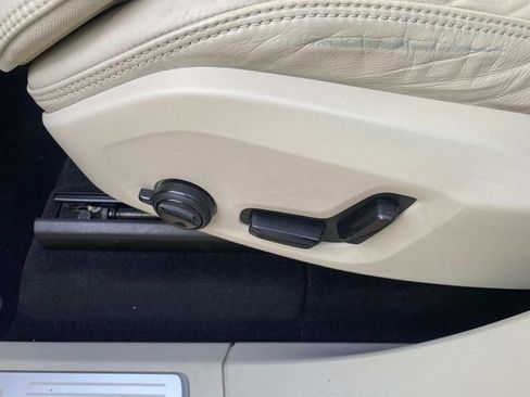 Used 2018 Volvo XC90 T6 Momentum w/ Momentum Plus Package image 16