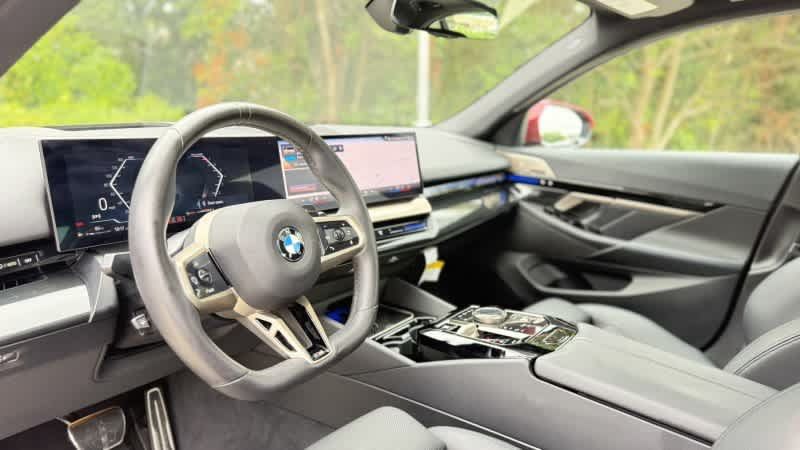 Used 2026 BMW 530i w/ M Sport Package RWD image 13