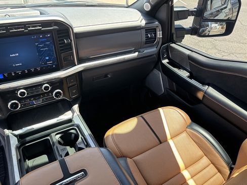 Used 2024 Ford F250 Platinum w/ FX4 Off-Road Package AWD/4WD image 34