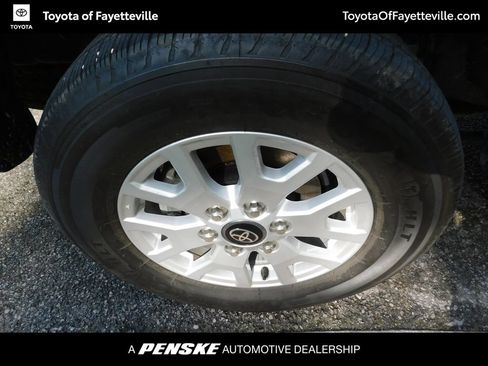 Used 2025 Toyota Tacoma SR5 AWD/4WD image 7